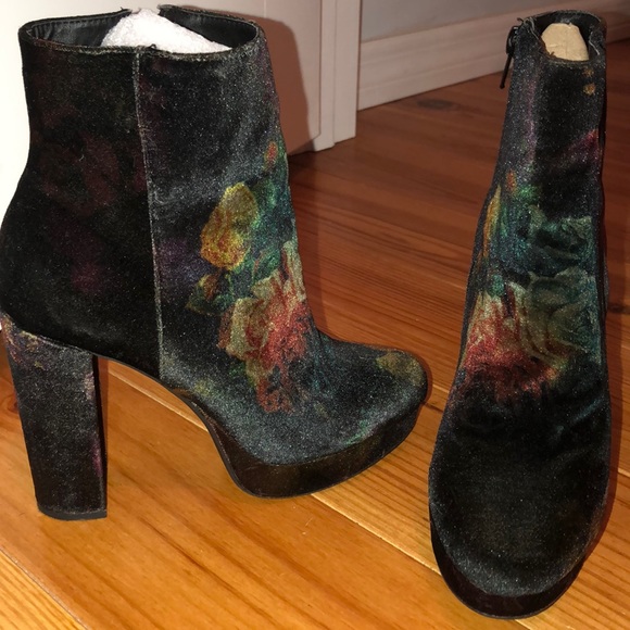 Madden Girl floral Velvet booties - Picture 5 of 8